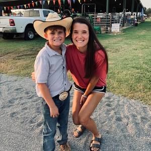 Meet your Posher, Kayla